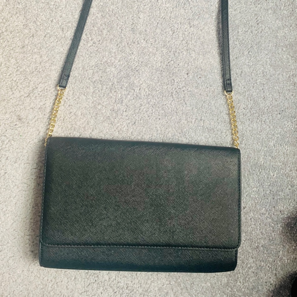 Black shoulder bag